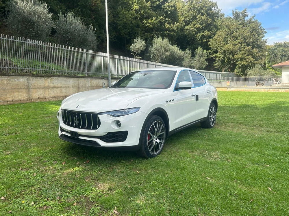 Maserati Levante nuova a Salerno