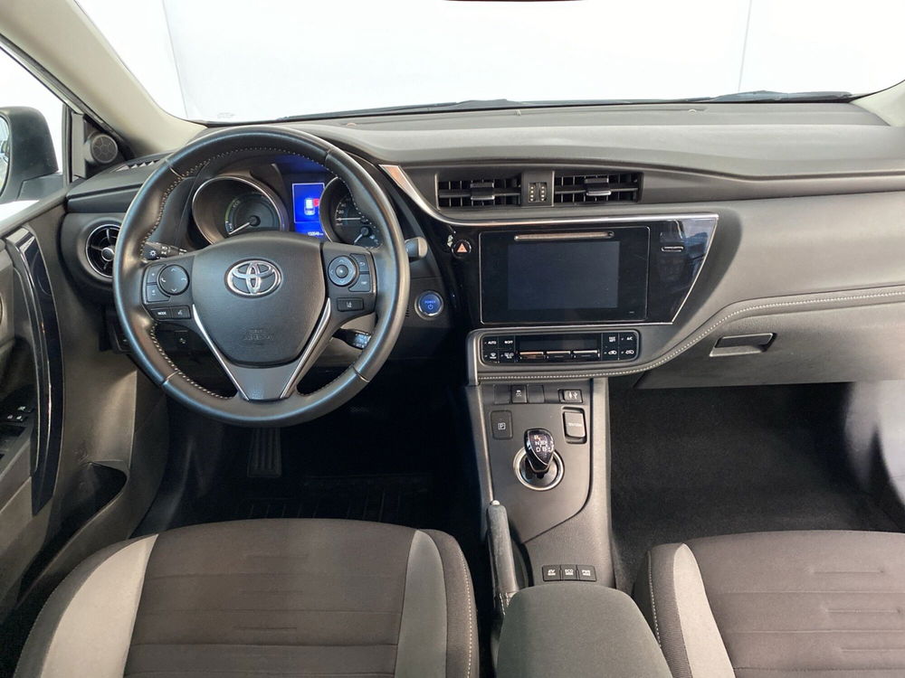 Toyota Auris Station Wagon usata a Lodi (8)