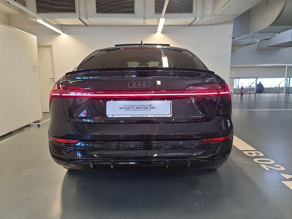 Audi Q8 Sportback nuova a Modena (5)