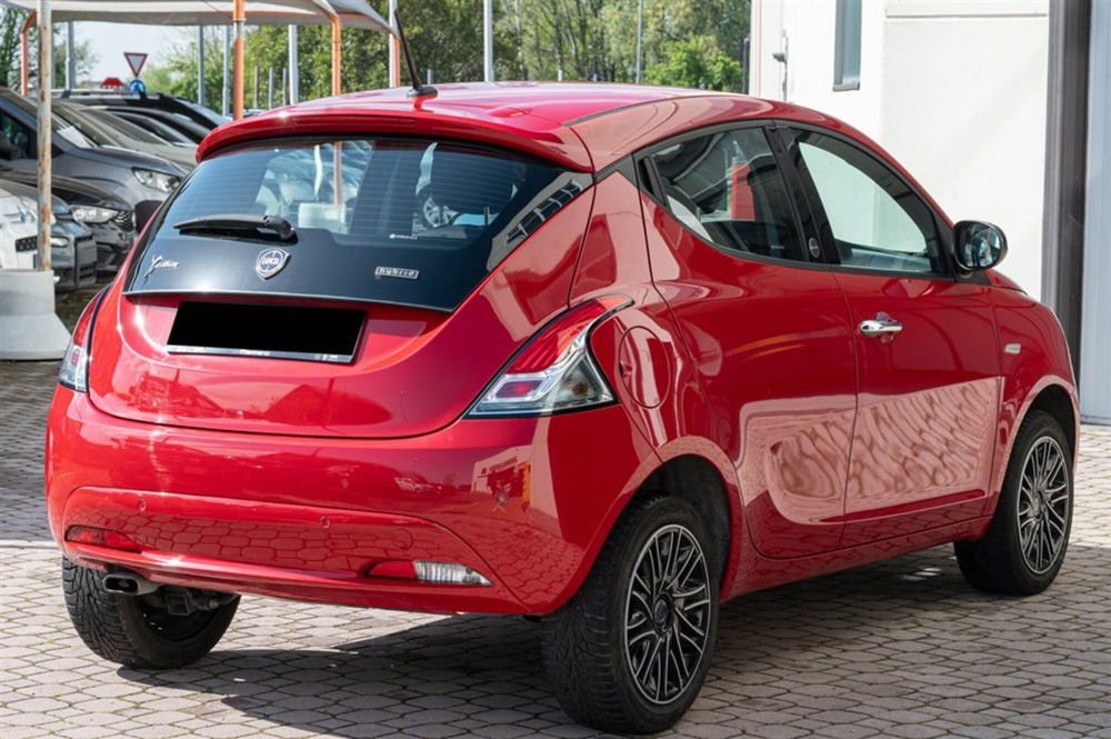 Lancia Ypsilon usata a Torino (5)