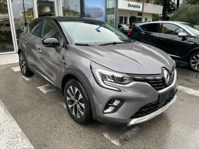 Renault Captur Full Hybrid E-Tech 145 CV Techno nuova a Montebelluna