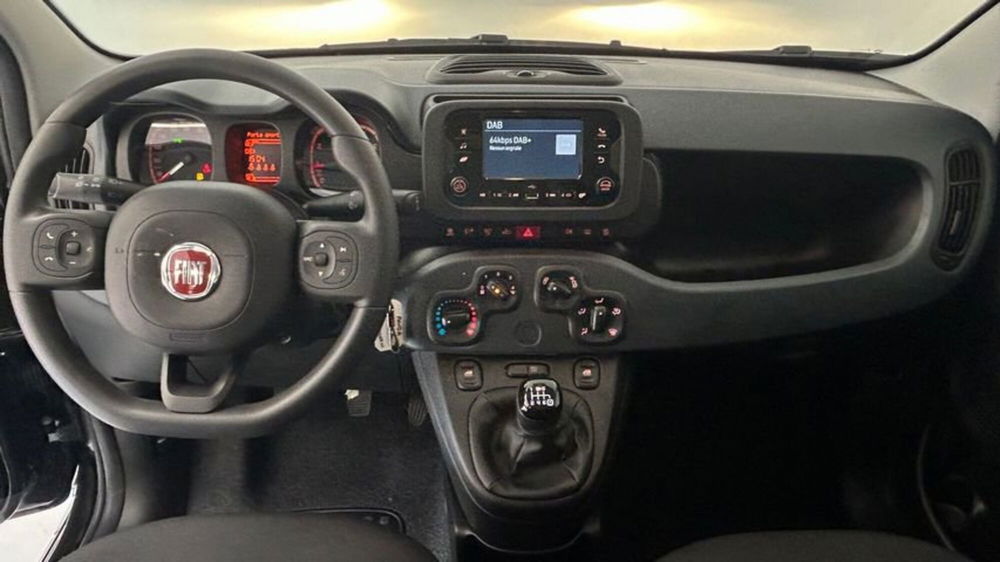 Fiat Panda Cross nuova a Lecco (5)