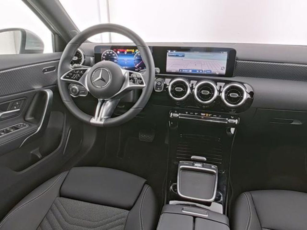 Mercedes-Benz Classe A Sedan nuova a Milano (5)