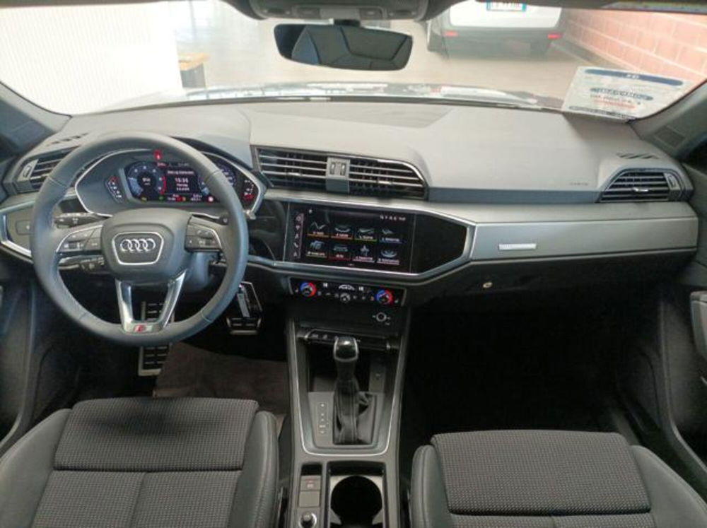 Audi Q3 Sportback nuova a Milano (9)