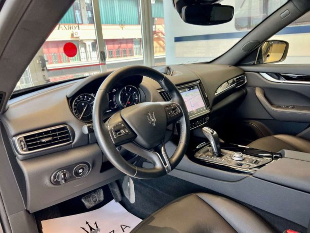 Maserati Levante usata a Torino (9)