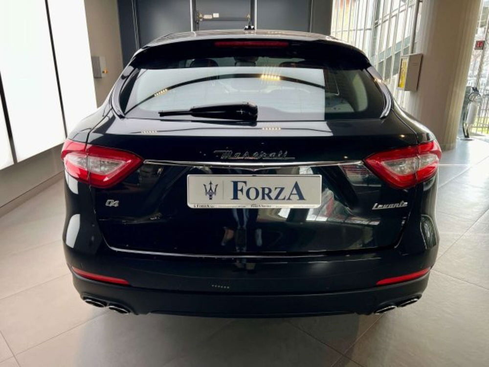 Maserati Levante usata a Torino (6)