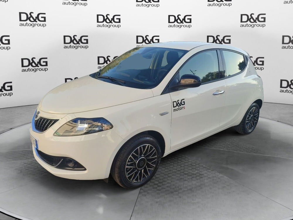 Lancia Ypsilon nuova a Modena