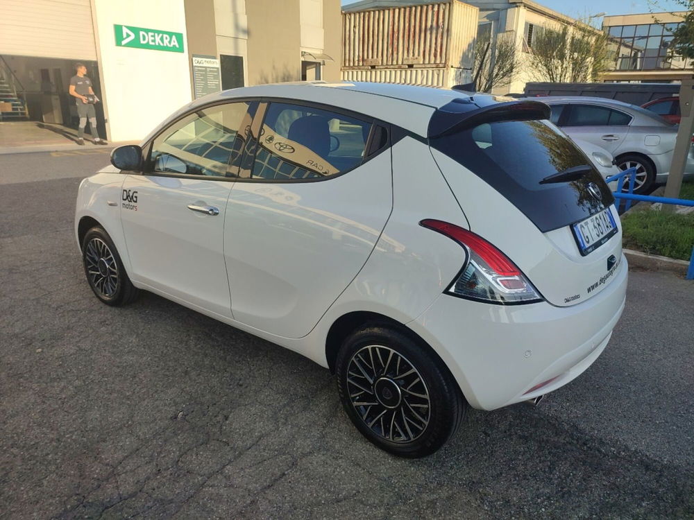 Lancia Ypsilon nuova a Modena (6)