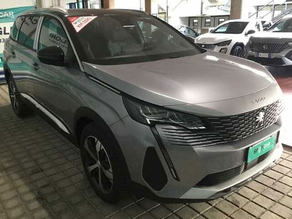 Peugeot 5008 nuova a Varese (3)