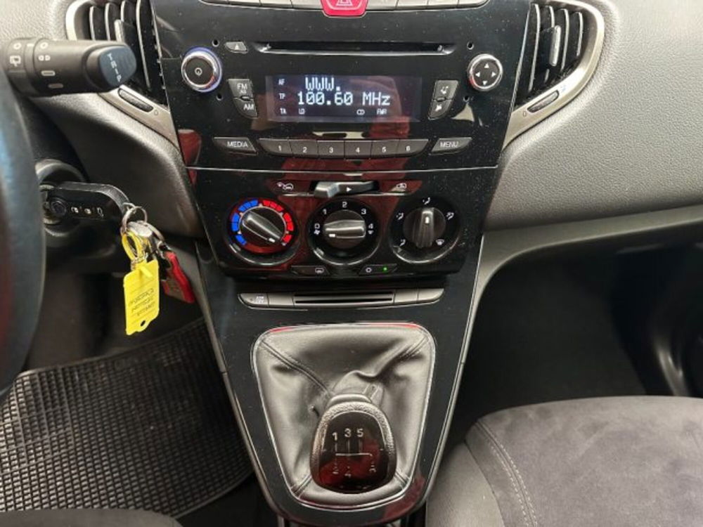 Lancia Ypsilon usata a Cuneo (12)