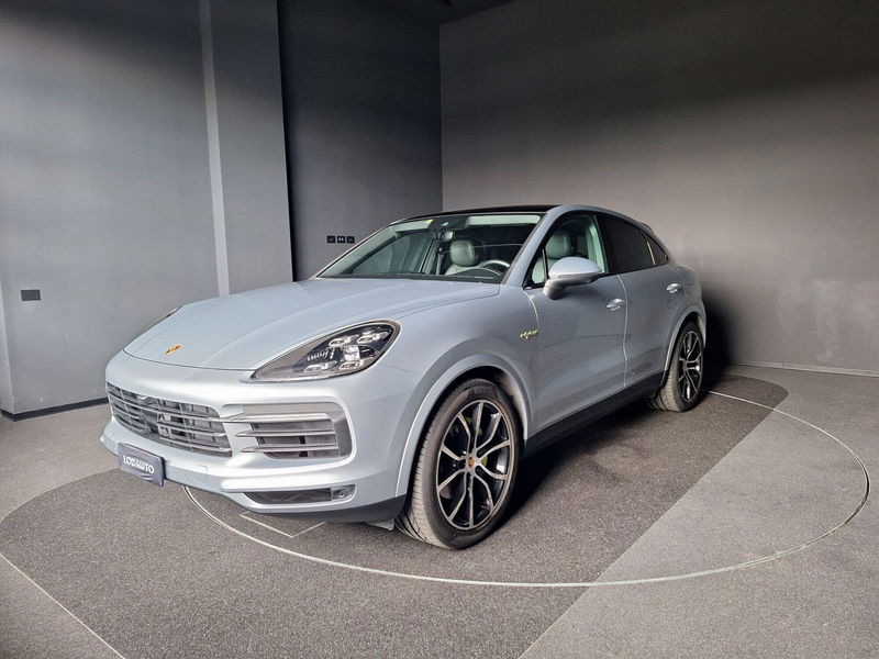 Porsche Cayenne 3.0 V6 E-Hybrid  del 2019 usata a Bergamo