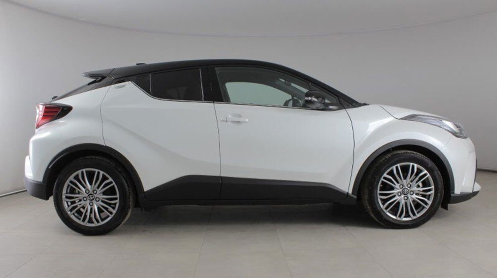 Toyota Toyota C-HR nuova a Palermo (4)