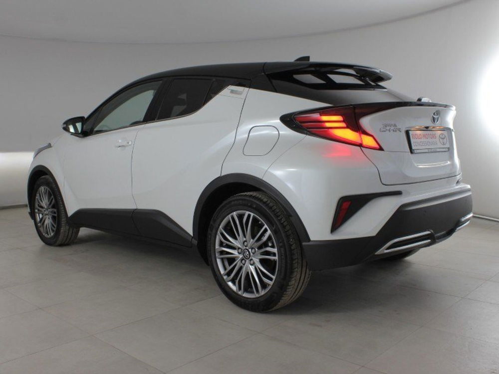 Toyota Toyota C-HR nuova a Palermo (7)