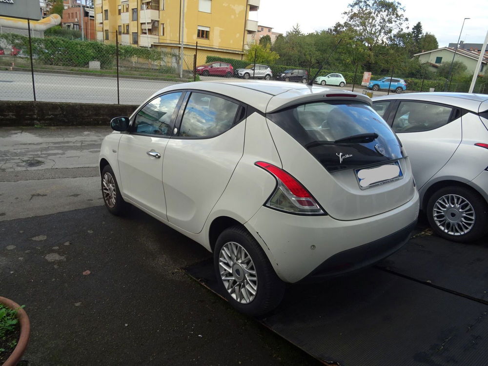 Lancia Ypsilon usata a Lucca (5)