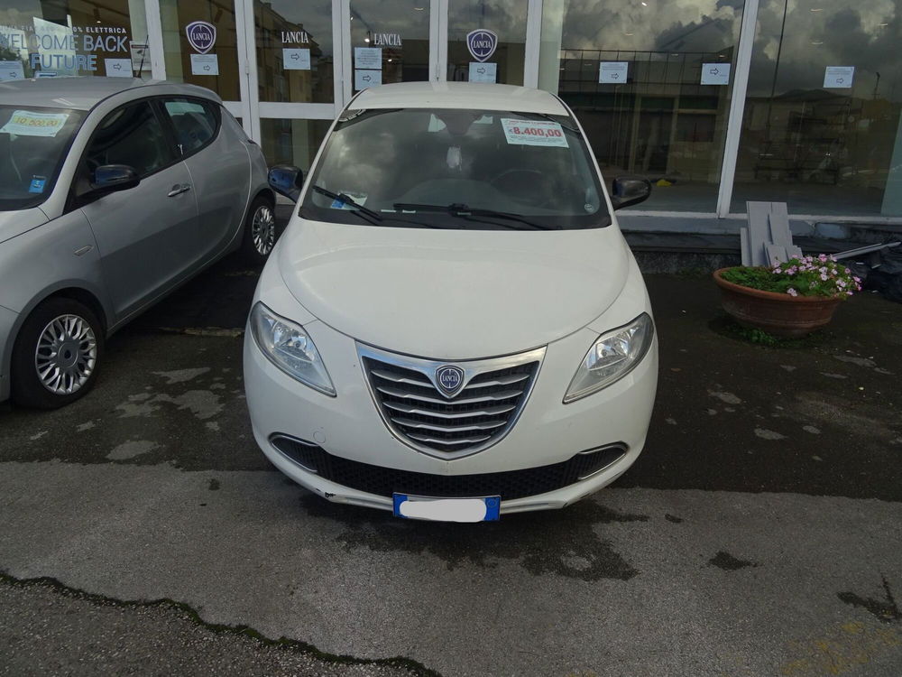 Lancia Ypsilon usata a Lucca (2)