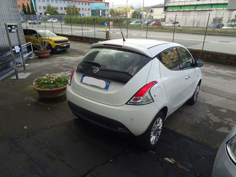 Lancia Ypsilon usata a Lucca (7)