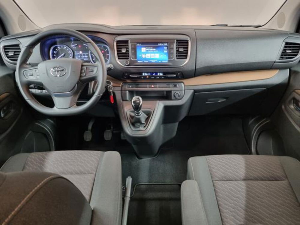 Toyota Proace Verso usata a Como (6)