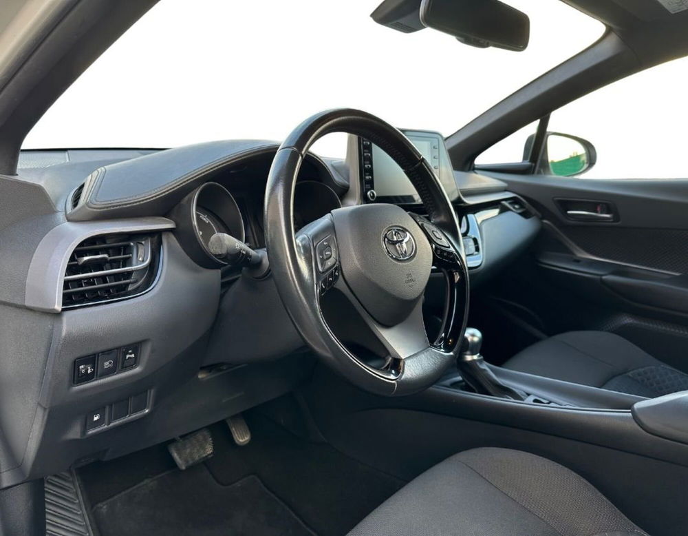 Toyota Toyota C-HR usata a Ferrara (12)