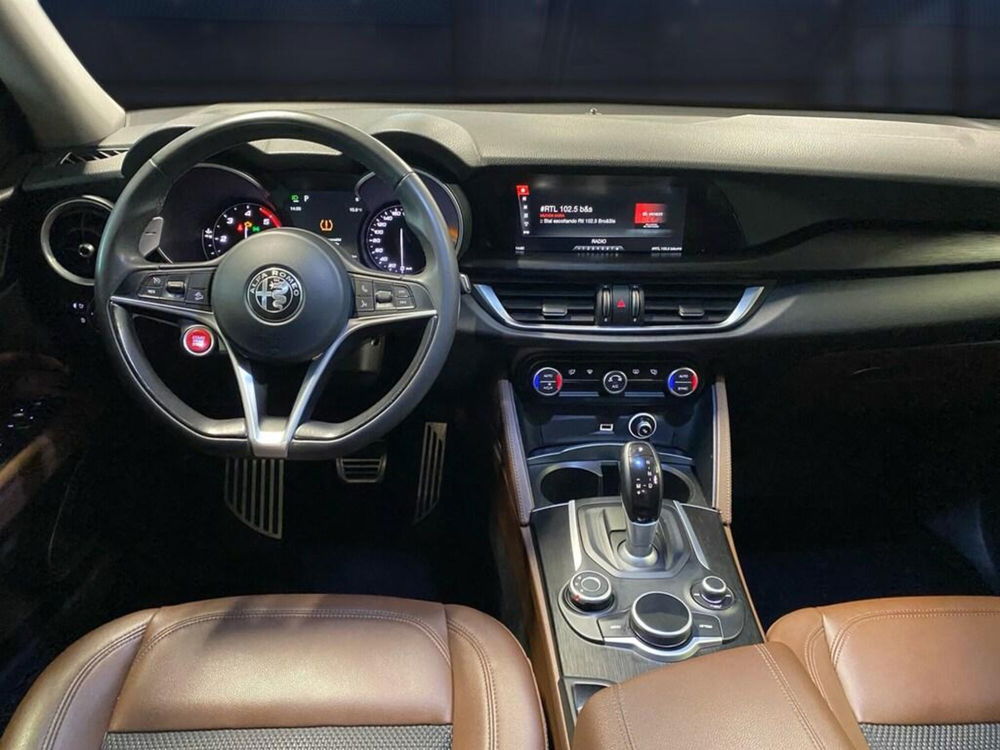 Alfa Romeo Stelvio usata a Torino (6)