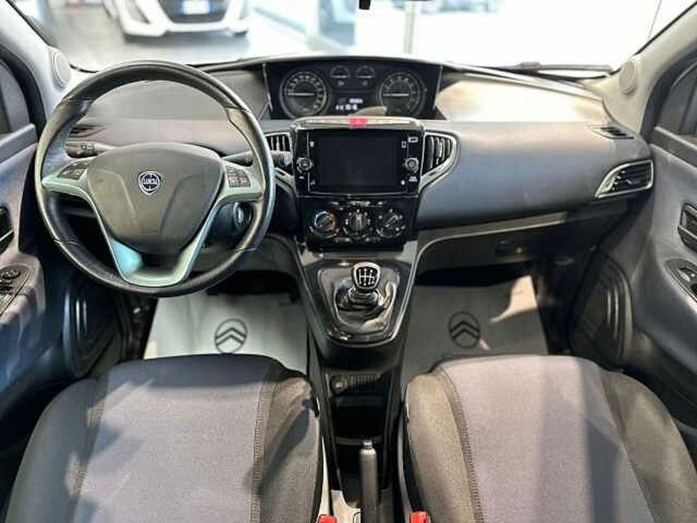 Lancia Ypsilon usata a Venezia (8)