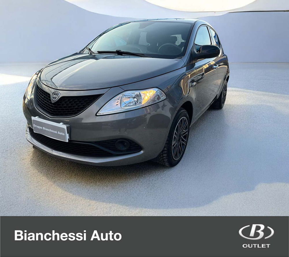 Lancia Ypsilon usata a Cremona