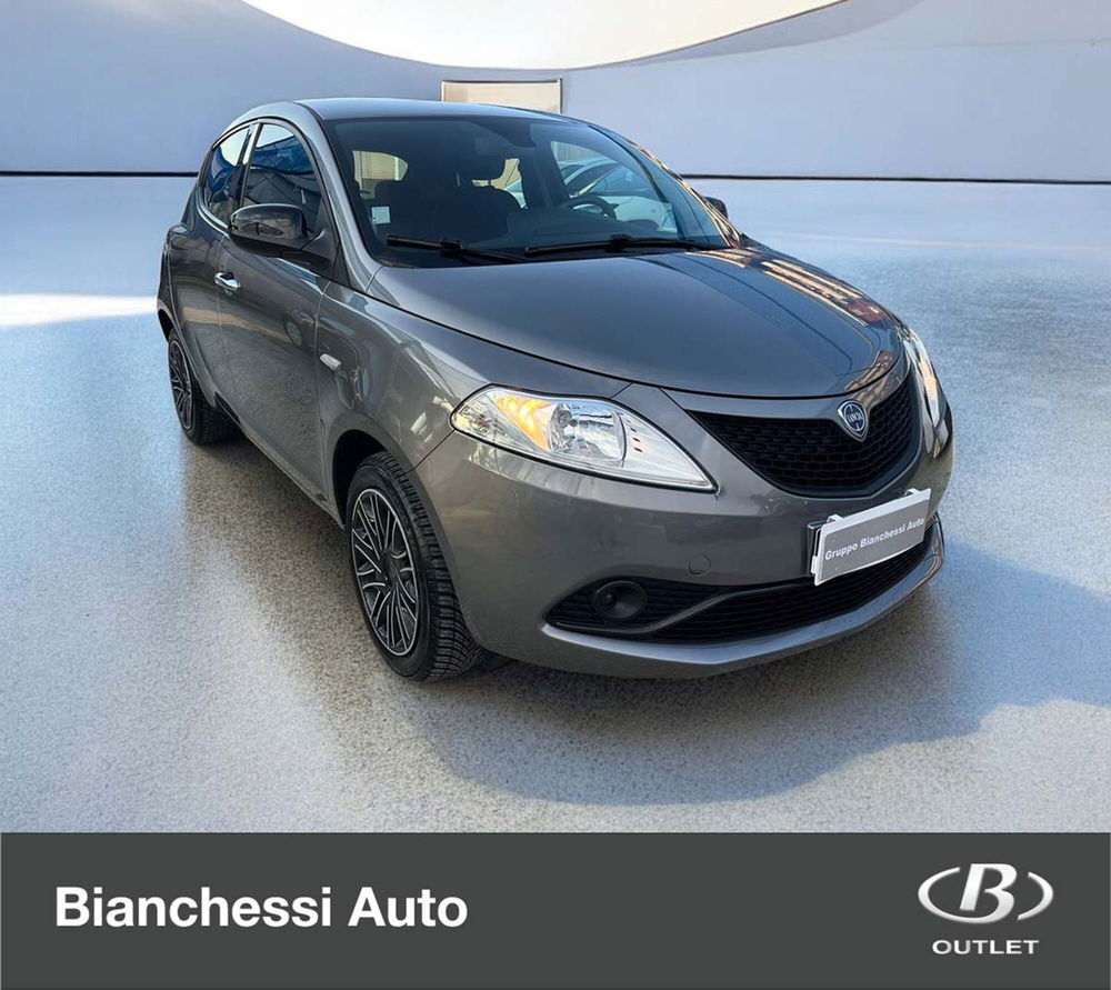 Lancia Ypsilon usata a Cremona (4)