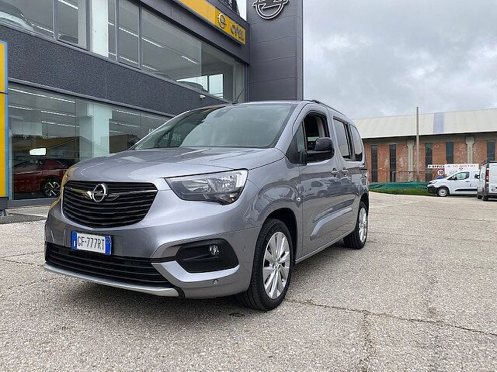 Opel Combo Life usata a Pesaro-Urbino