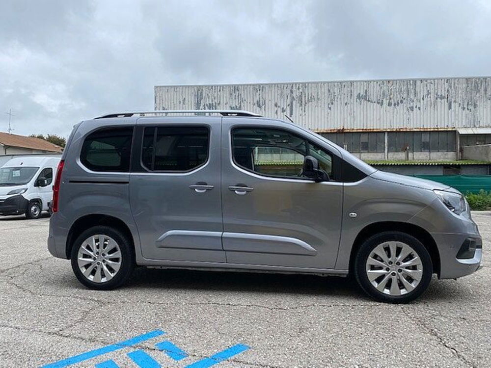 Opel Combo Life usata a Pesaro-Urbino (3)