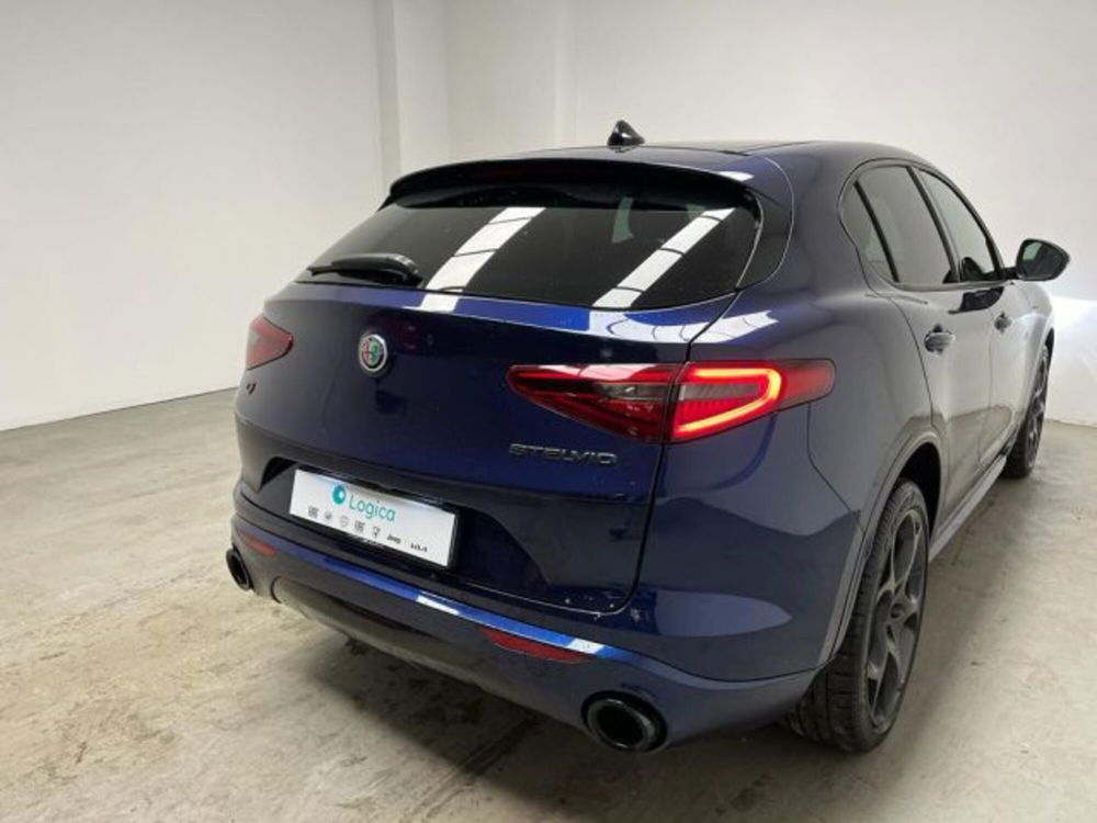 Alfa Romeo Stelvio usata a Biella (9)