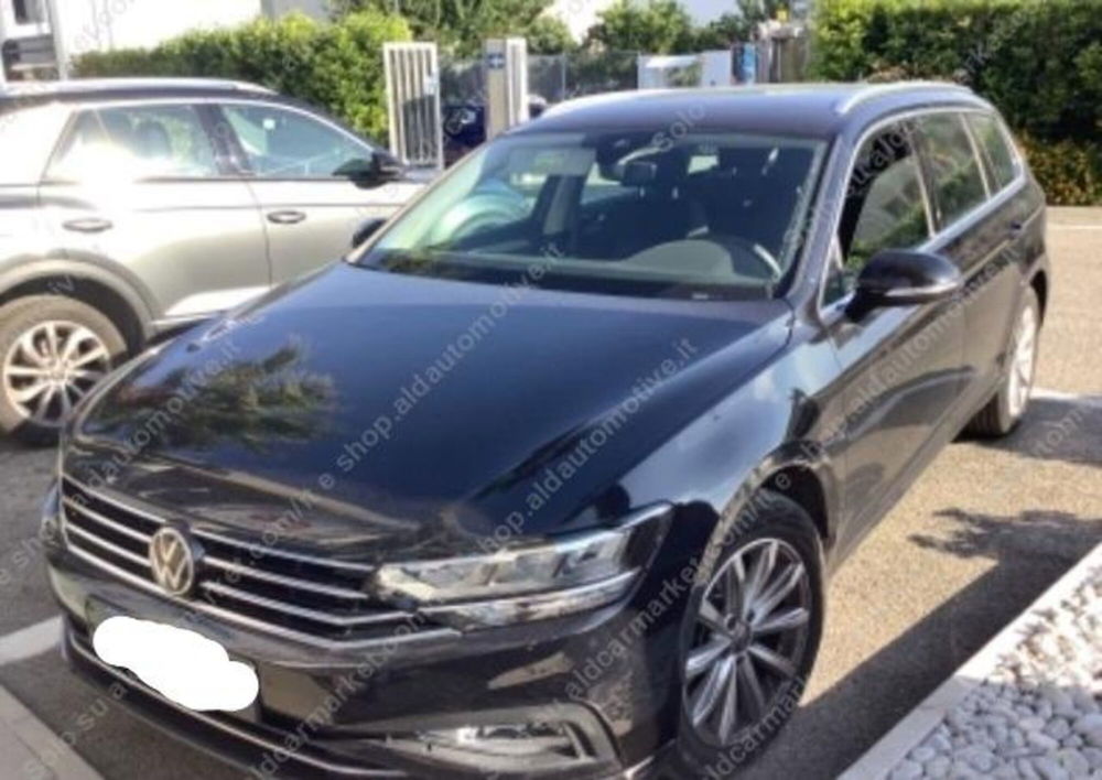 Volkswagen Passat Variant usata a Lecce