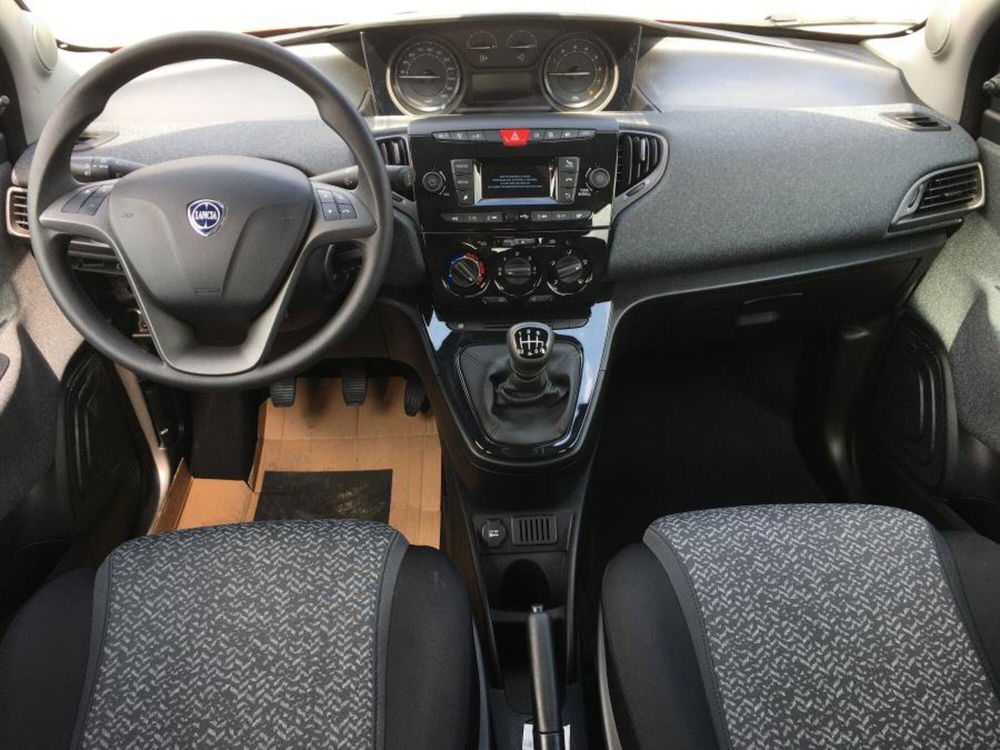 Lancia Ypsilon nuova a Cuneo (7)