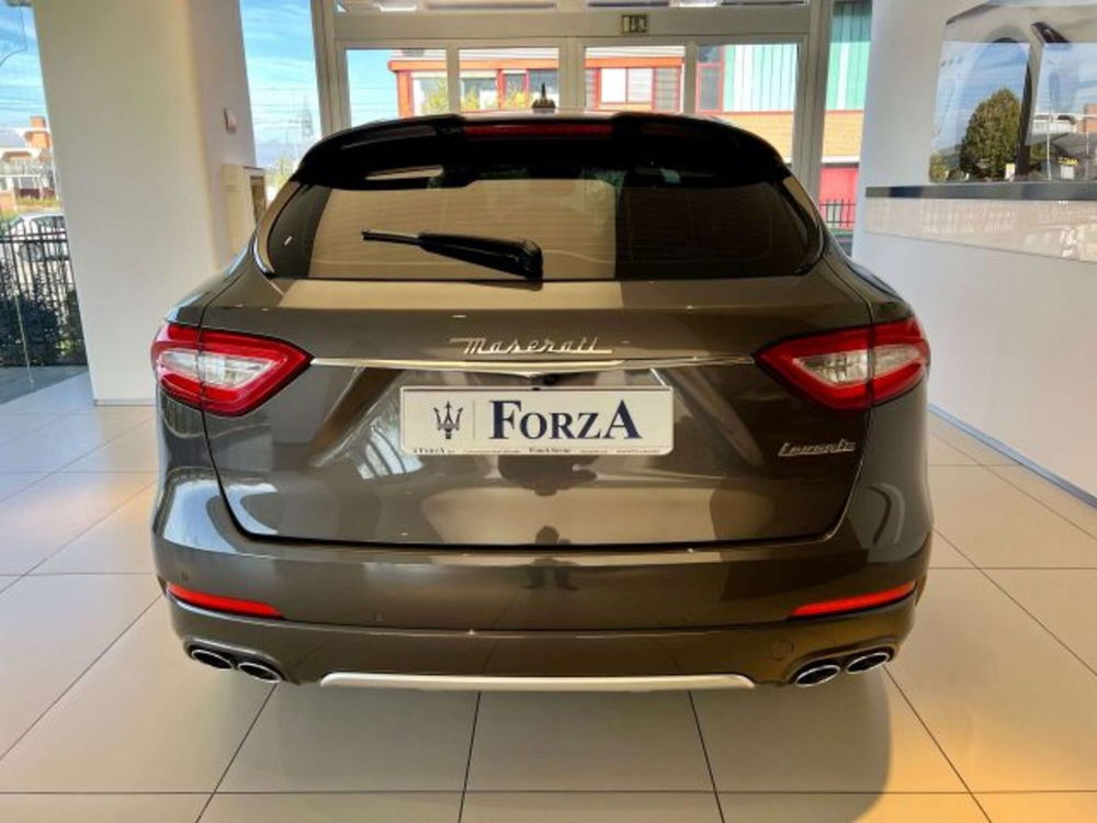 Maserati Levante usata a Torino (7)