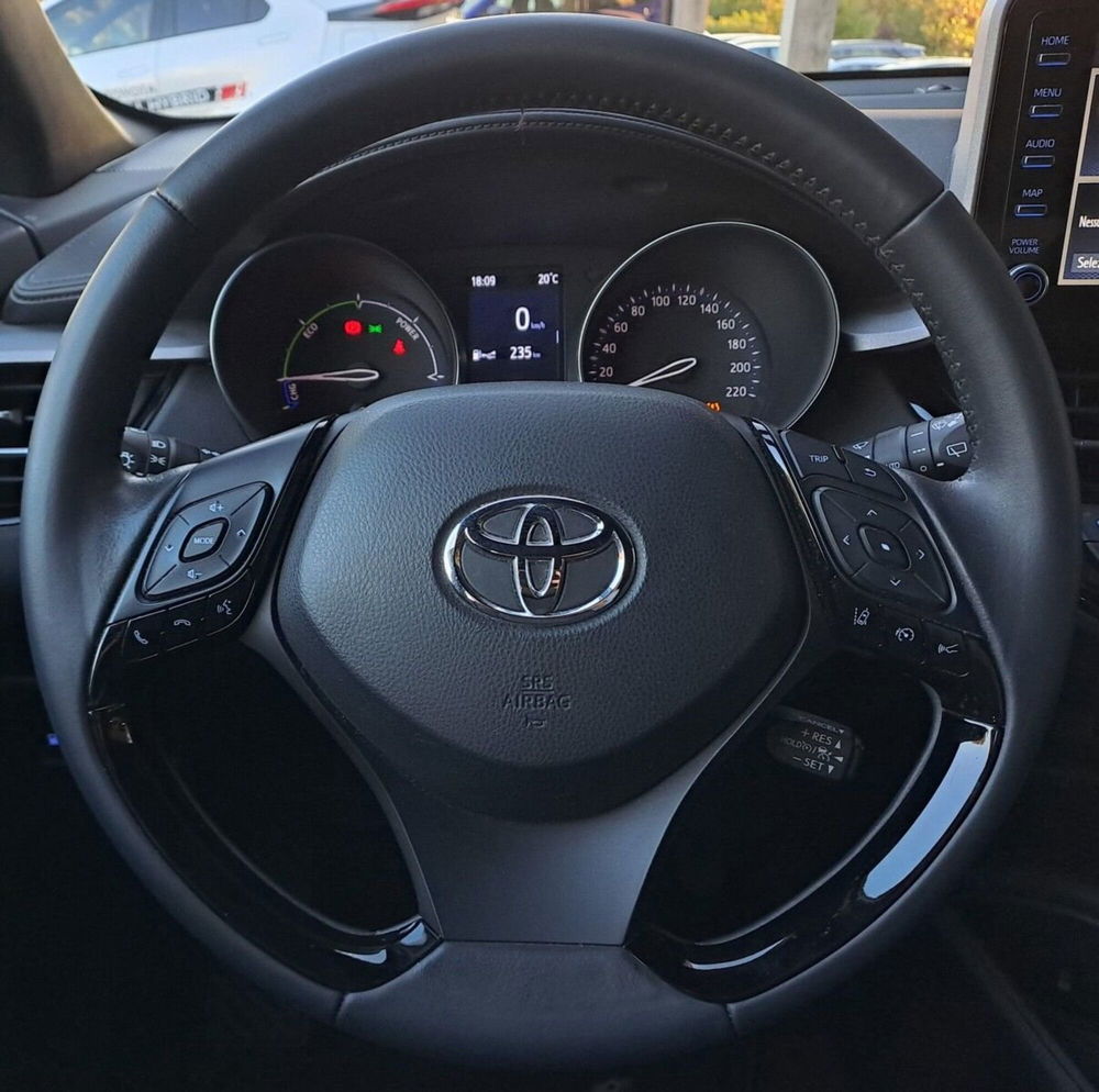 Toyota Toyota C-HR usata a Lecco (15)