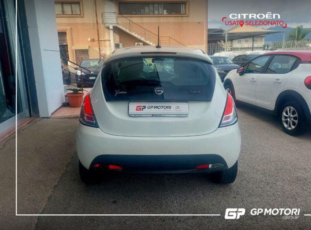 Lancia Ypsilon usata a Caserta (2)