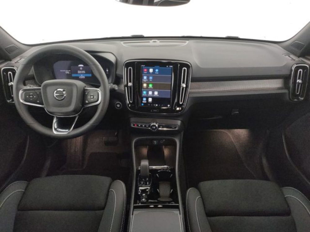 Volvo XC40 nuova a Modena (11)