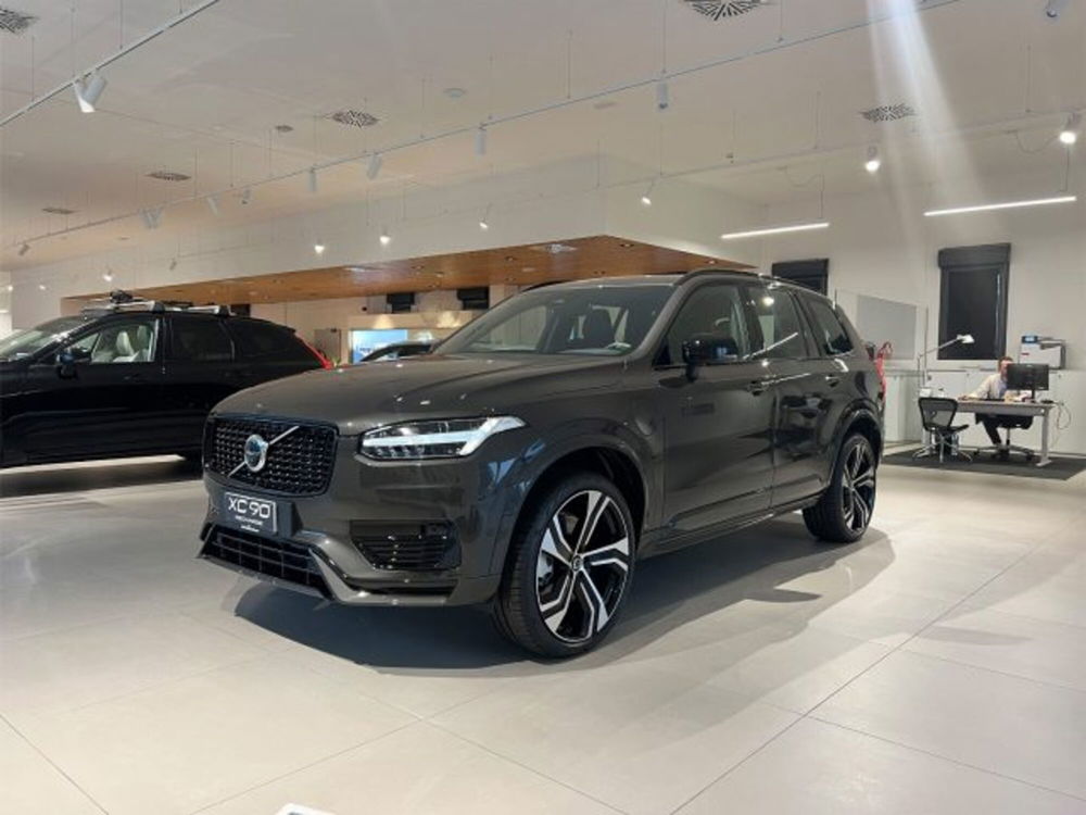 Volvo XC90 nuova a Modena (2)