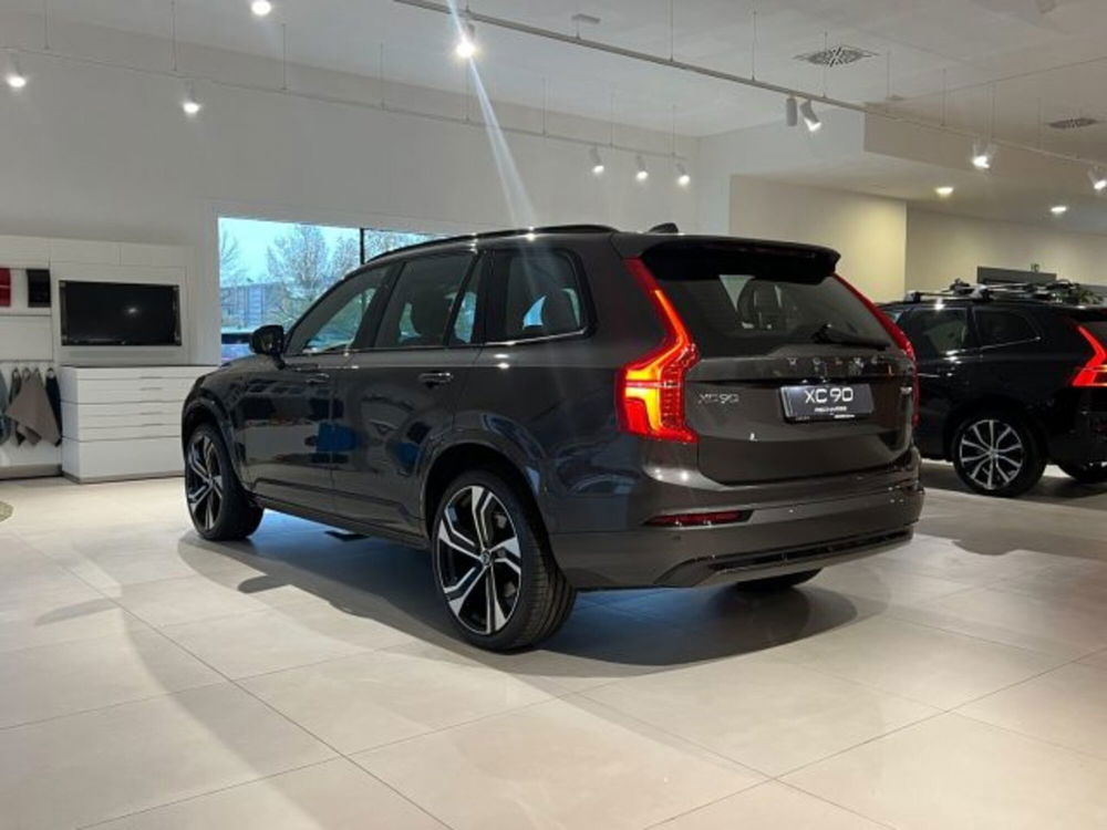 Volvo XC90 nuova a Modena (3)