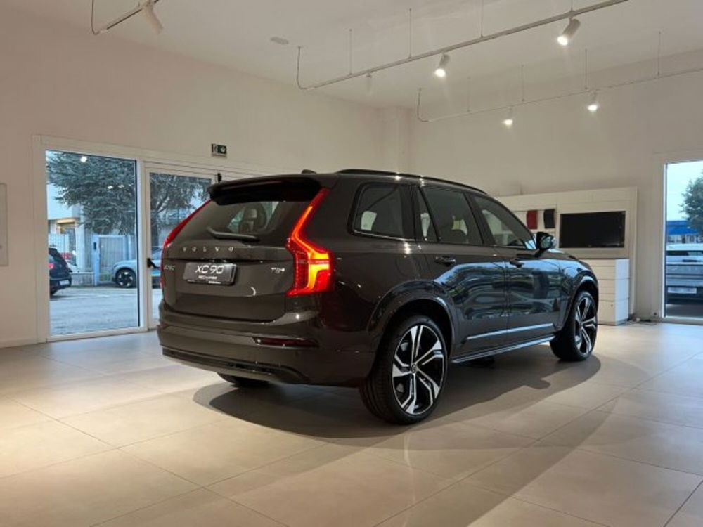 Volvo XC90 nuova a Modena (5)