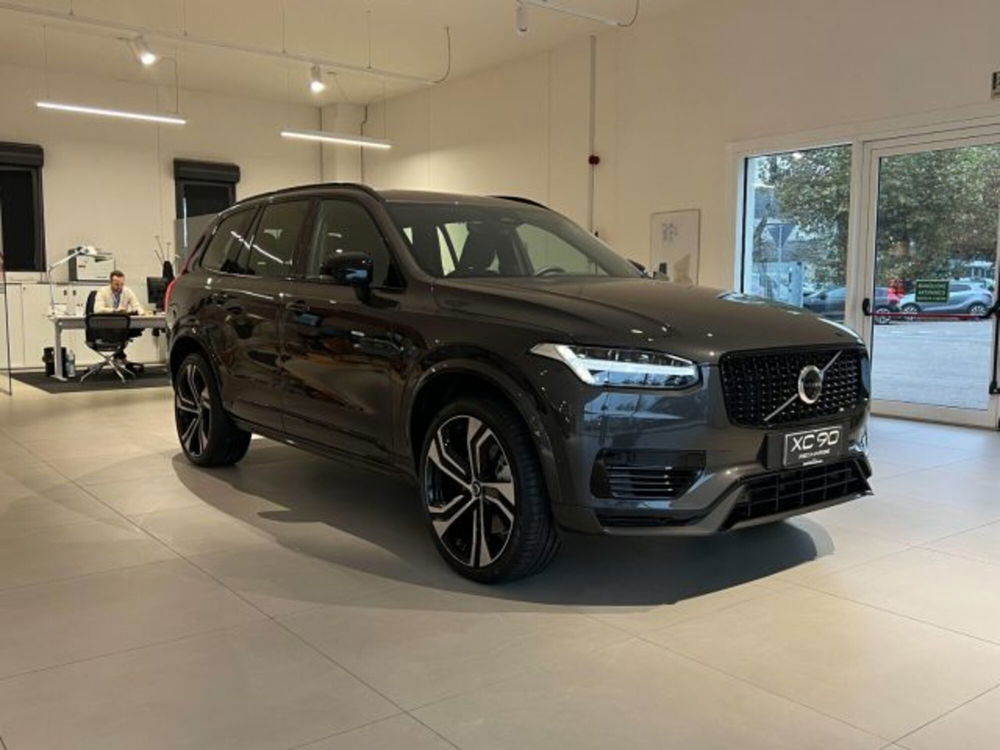 Volvo XC90 nuova a Modena (6)