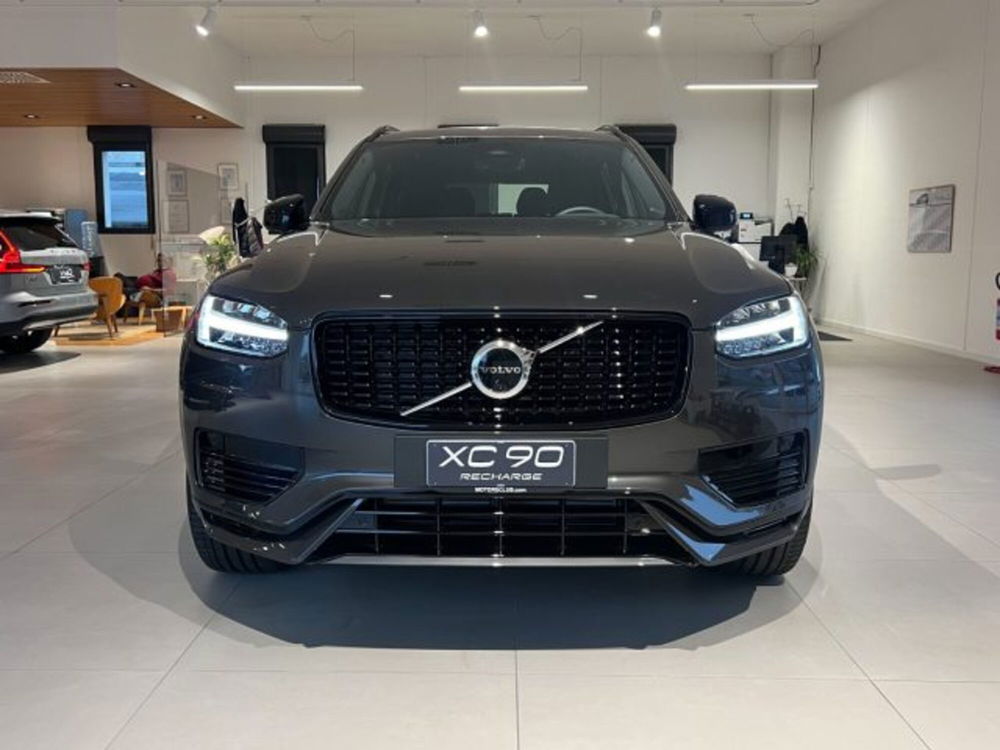 Volvo XC90 nuova a Modena (7)