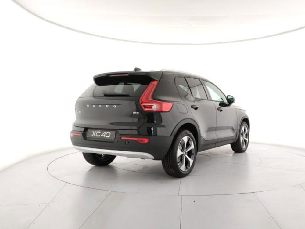 Volvo XC40 nuova a Modena (5)