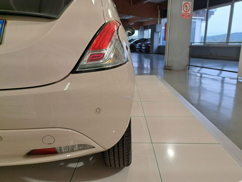 Lancia Ypsilon usata a Brescia (16)