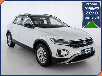 Volkswagen T-Roc 1.0 TSI Life del 2022 usata a Milano