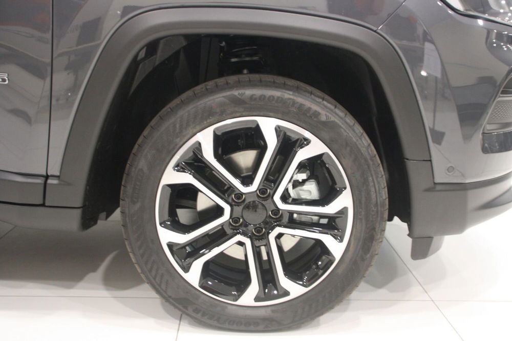 Jeep Compass nuova a Catania (3)