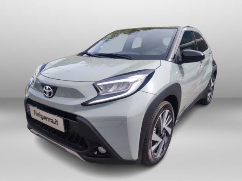 Toyota Aygo X 1.0 VVT-i 72 CV 5p. Undercover S-CVT nuova a Talamona