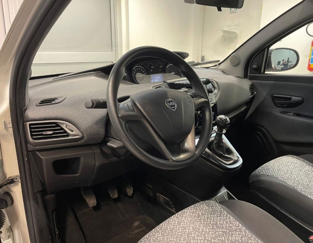 Lancia Ypsilon usata a Ferrara (11)