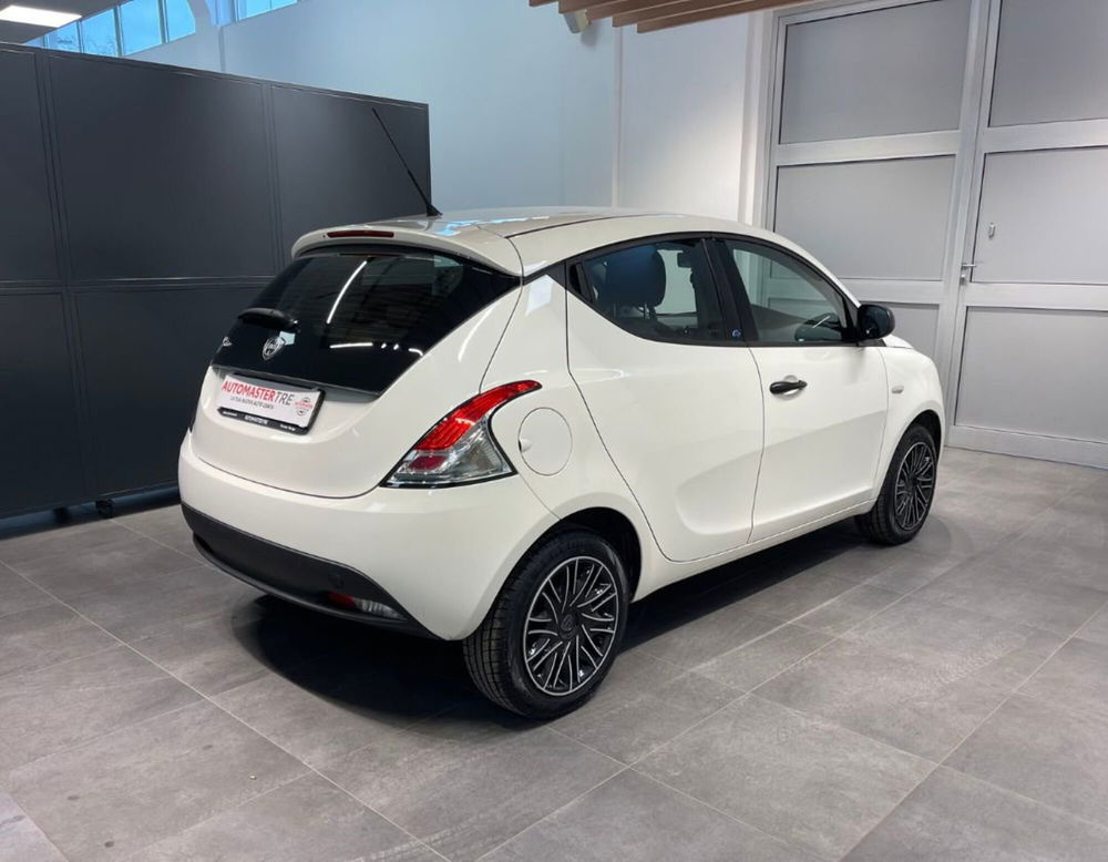 Lancia Ypsilon usata a Ferrara (17)