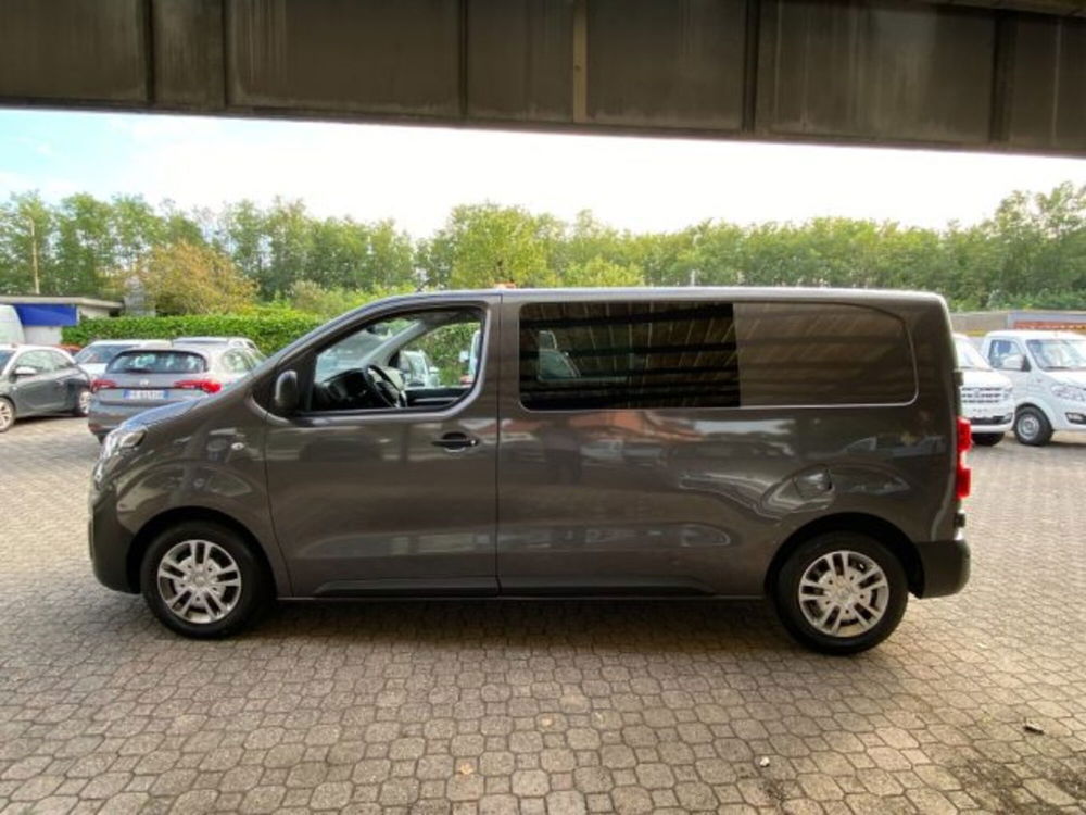 Opel Vivaro Furgone usata a Milano (7)