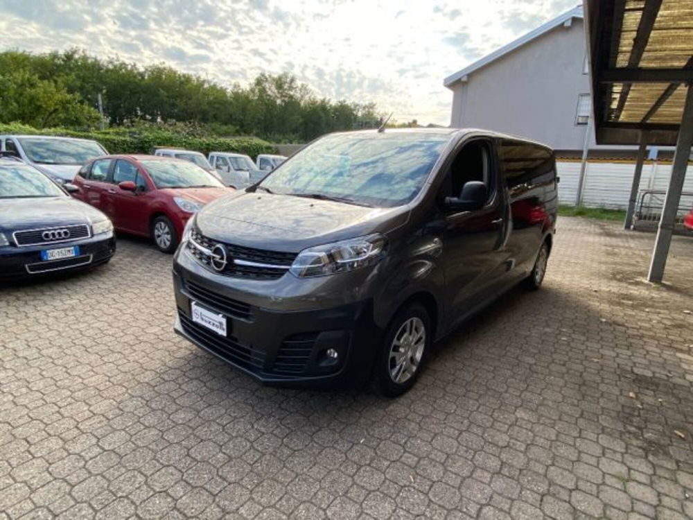 Opel Vivaro Furgone usata a Milano (8)