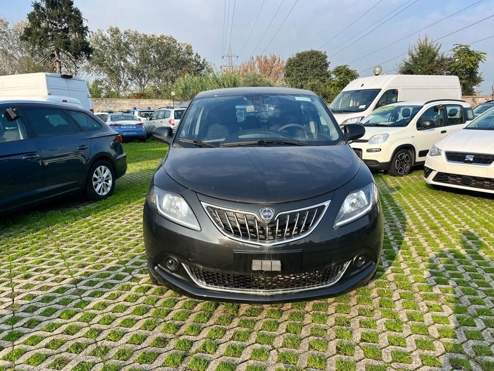 Lancia Ypsilon nuova a Milano (2)